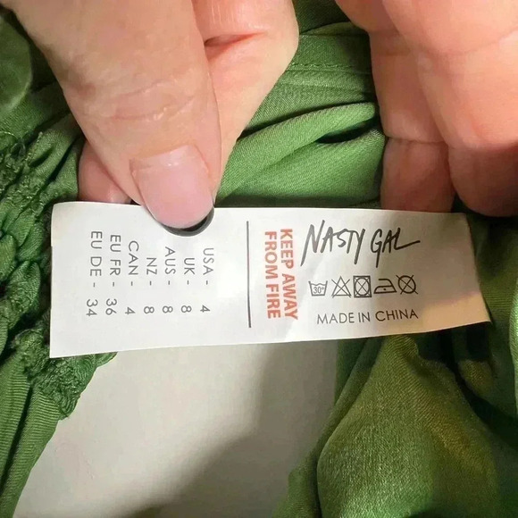 Nasty Gal Collection Green Cropped Ruched Cutout Back Blouse Top Women's Size 4 - Picture 6 of 8